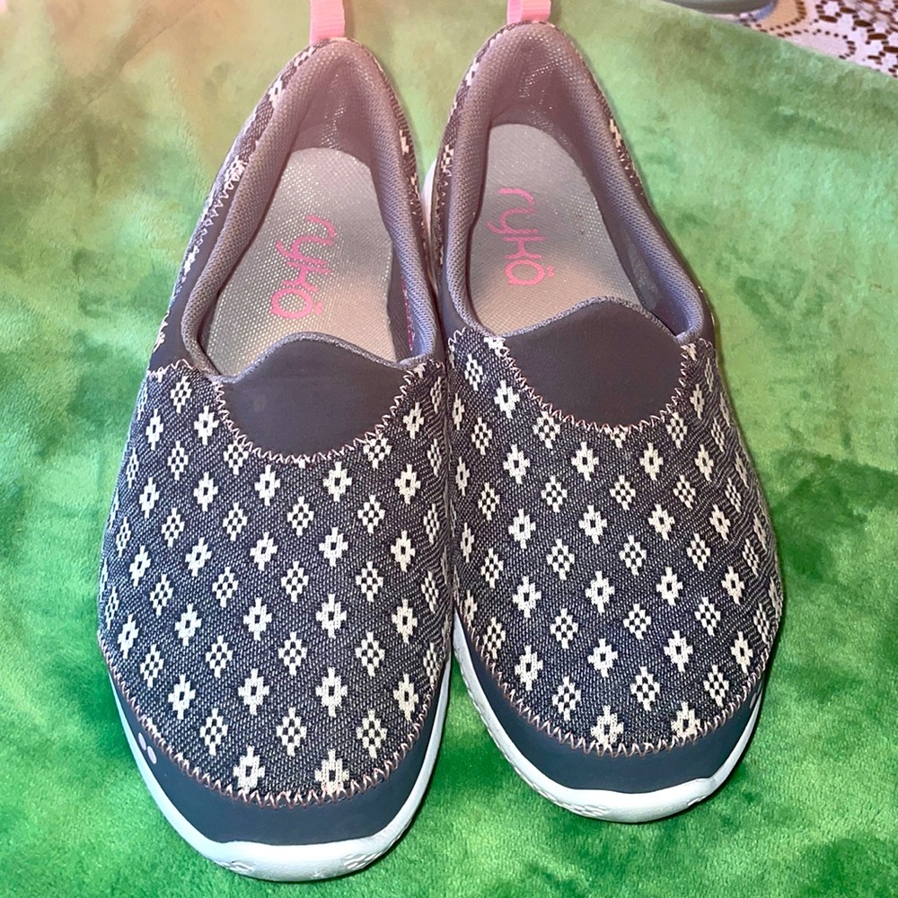 Ryka knit slip on womens walking sneakers 8W